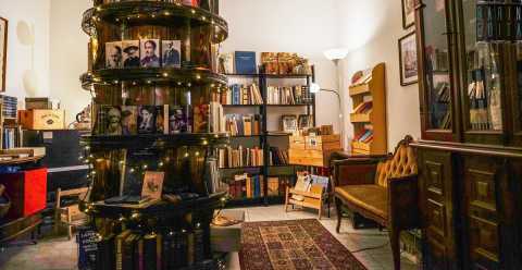 Bari, nel rione San Pasquale la libreria che vende solo volumi di poesia: è l'unica in Italia
